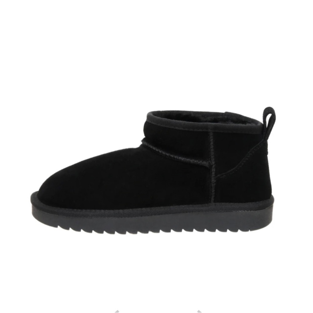 New Cushionaire Women's black genuine suede, ankle boots memory foam sz 9